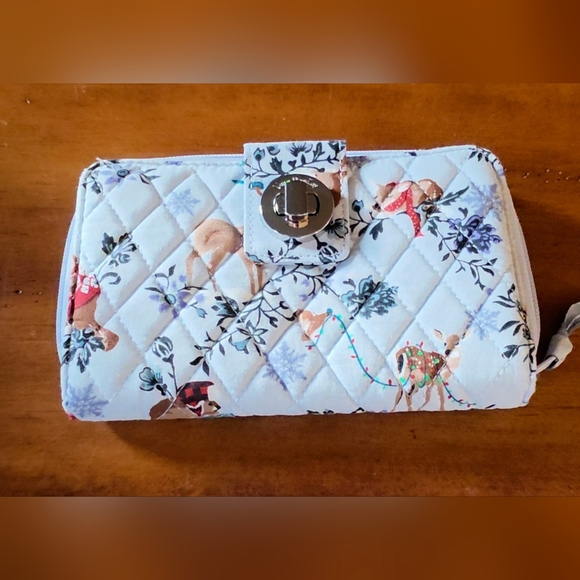 Vera Bradley RFID Turnlock Wallet MERRY MISCHIEF SNOW DAY Christmas Holiday - Picture 3 of 6